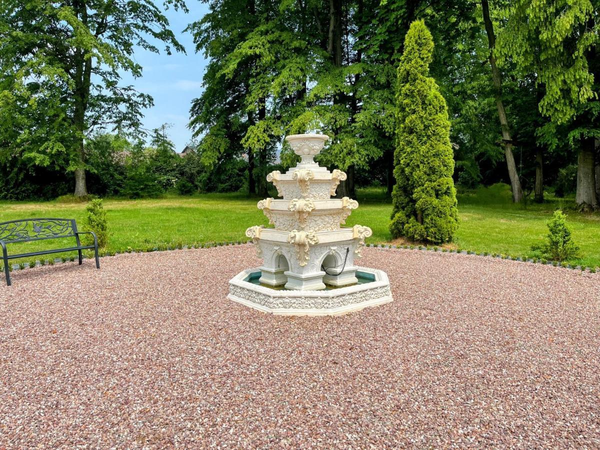 Chateau De Moliens エクステリア 写真